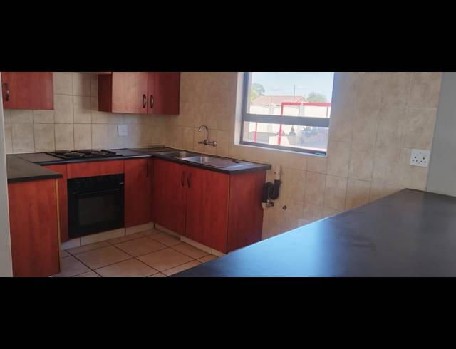 2 BEDROOM APARTMENT TO LET IN REYNO RIDGE